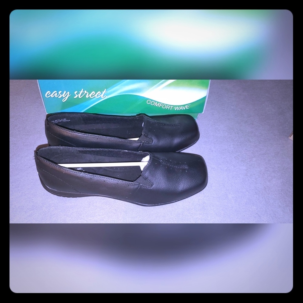 Easy street purpose slip-on shoes